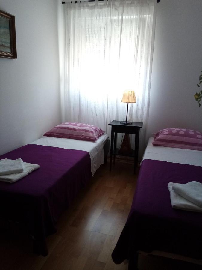 Apartman Mikola with sea view Trogir Bagian luar foto