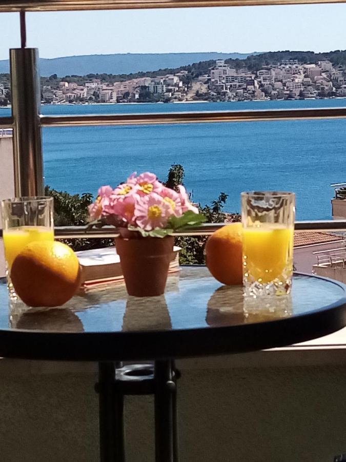 Apartman Mikola with sea view Trogir Bagian luar foto