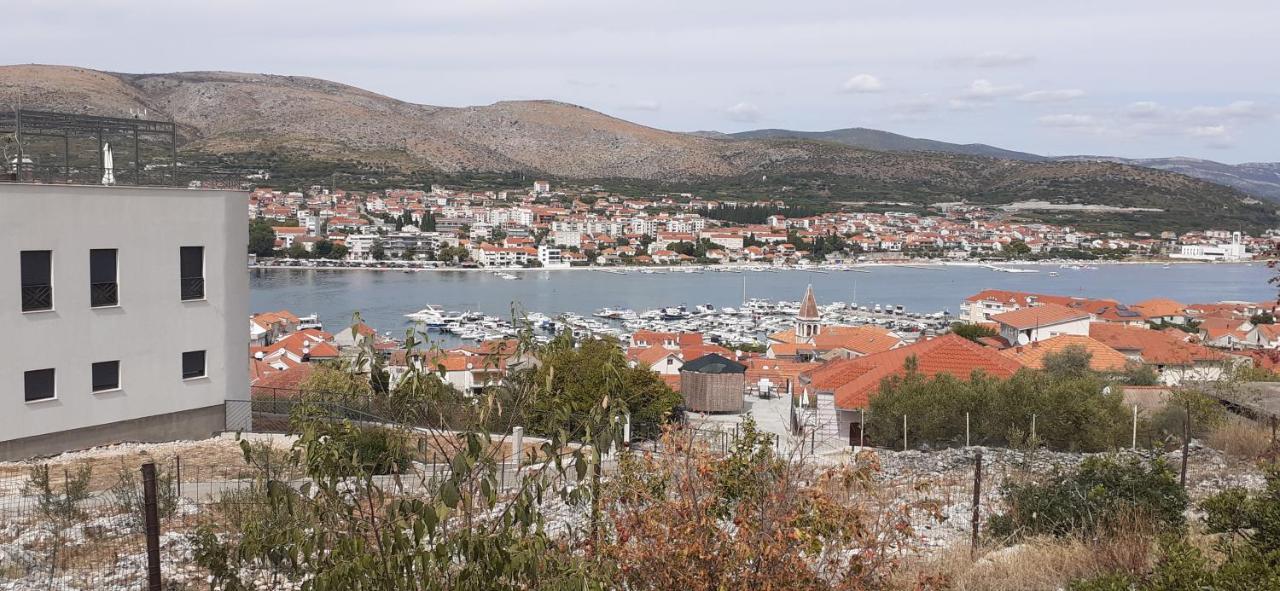 Apartman Mikola with sea view Trogir Bagian luar foto